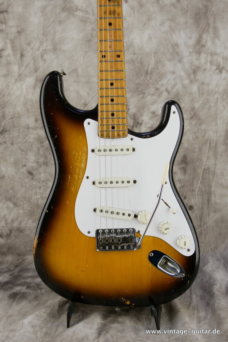 Fender-Stratocaster-1957-two-tone-sunburst-002.JPG