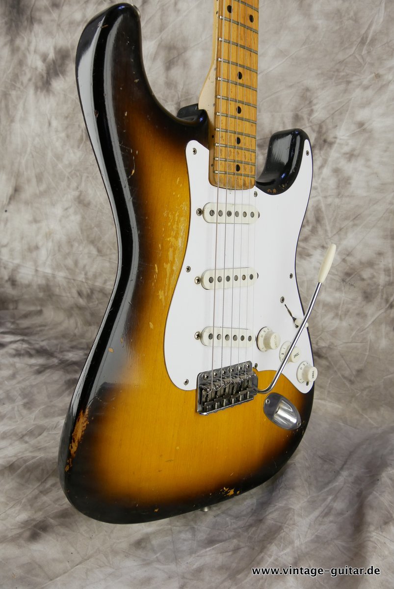 Fender-Stratocaster-1957-two-tone-sunburst-005.JPG