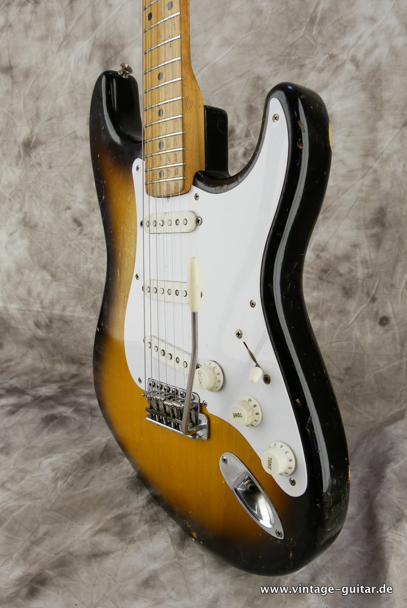 Fender-Stratocaster-1957-two-tone-sunburst-006.JPG