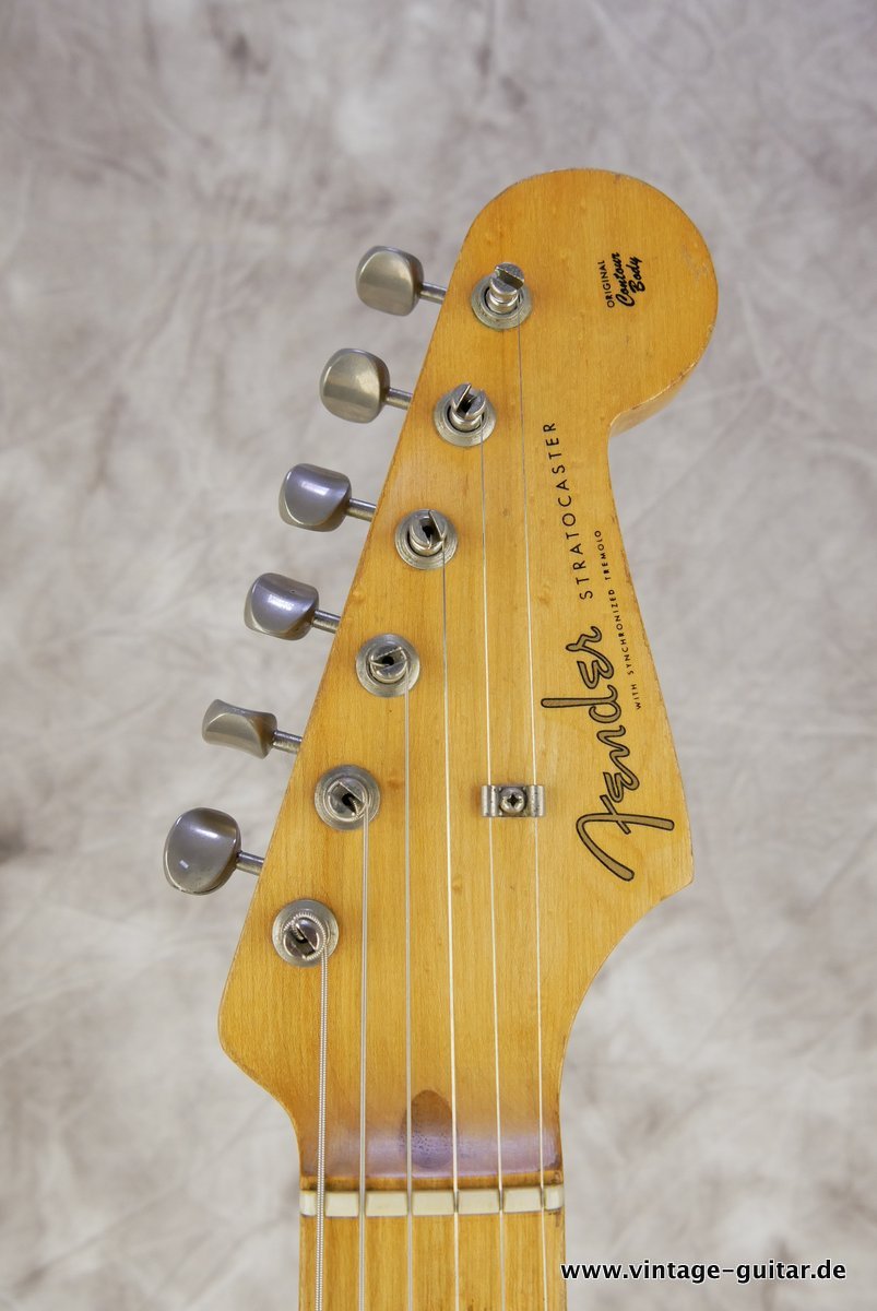 Fender-Stratocaster-1957-two-tone-sunburst-009.JPG