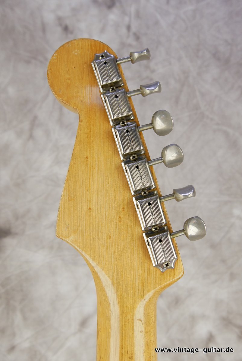 Fender-Stratocaster-1957-two-tone-sunburst-010.JPG