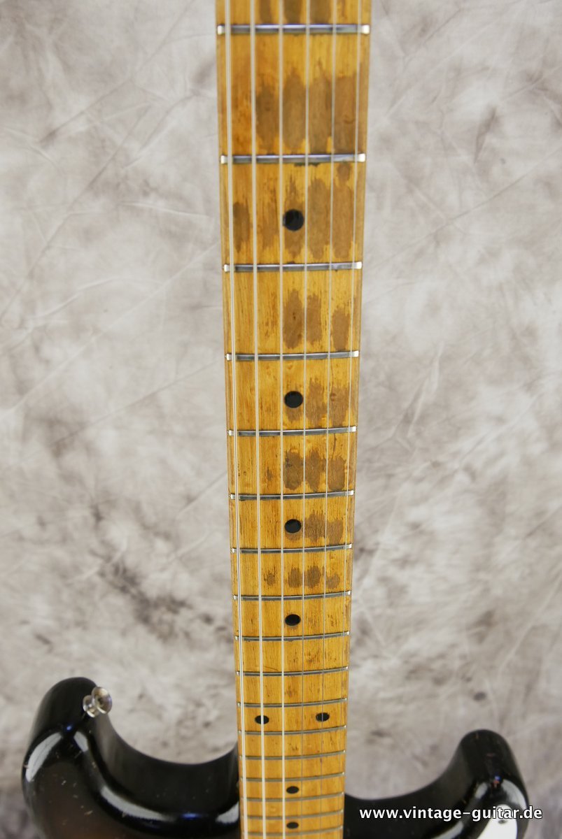 Fender-Stratocaster-1957-two-tone-sunburst-011.JPG