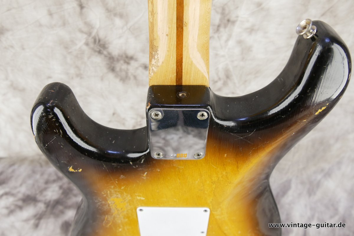 Fender-Stratocaster-1957-two-tone-sunburst-014.JPG