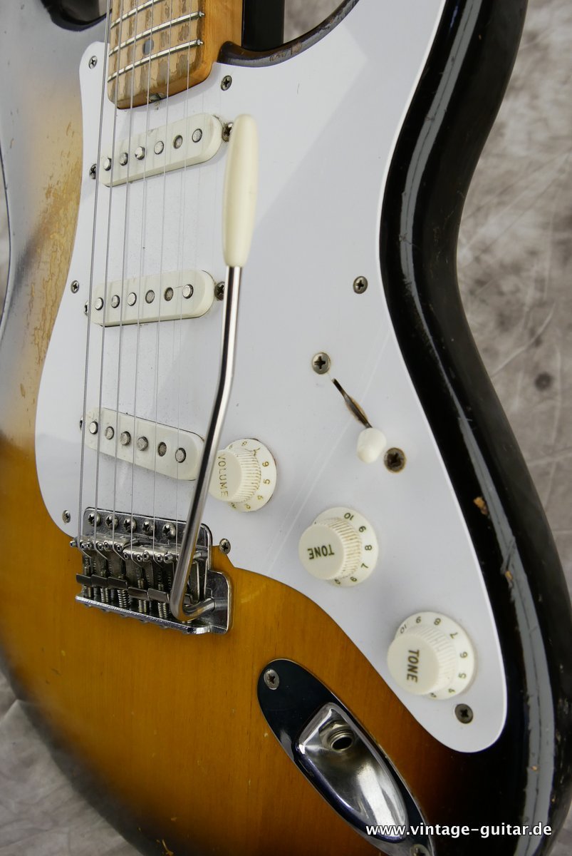 Fender-Stratocaster-1957-two-tone-sunburst-019.JPG