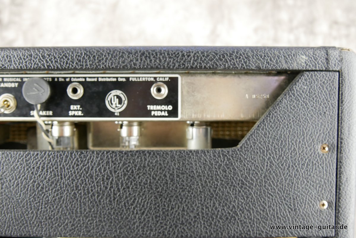 Fender_Deluxe_blackface_1965-006.JPG