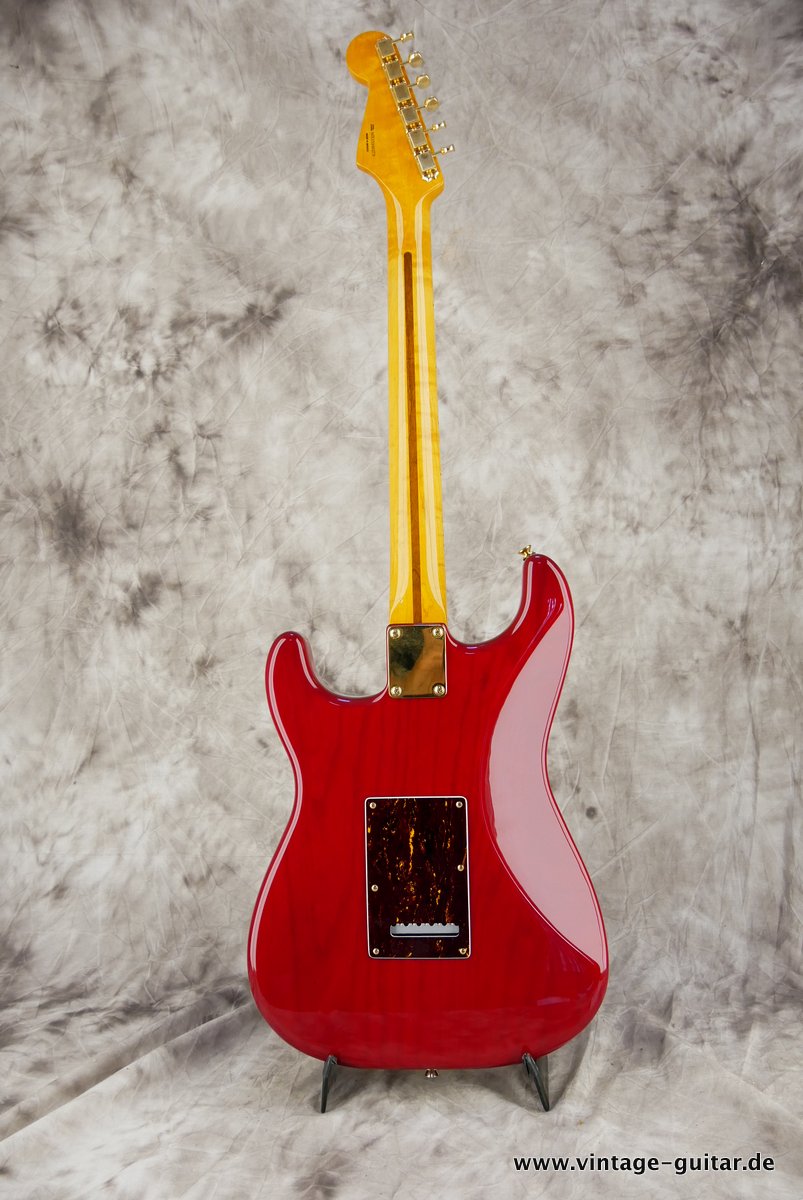 Fender_Stratocaster_Mexico_2013_Crimson_Red_transparent-002.JPG