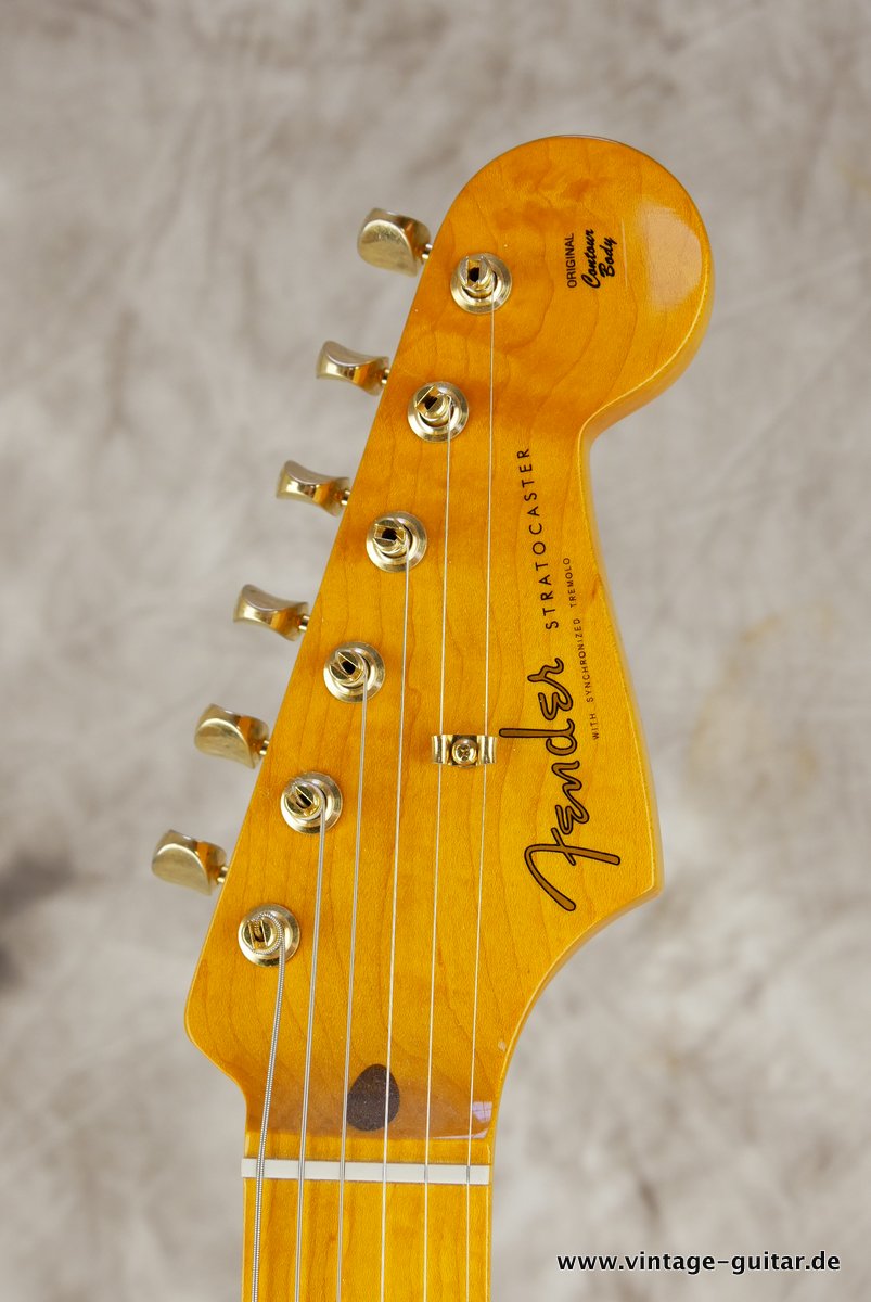 Fender_Stratocaster_Mexico_2013_Crimson_Red_transparent-009.JPG