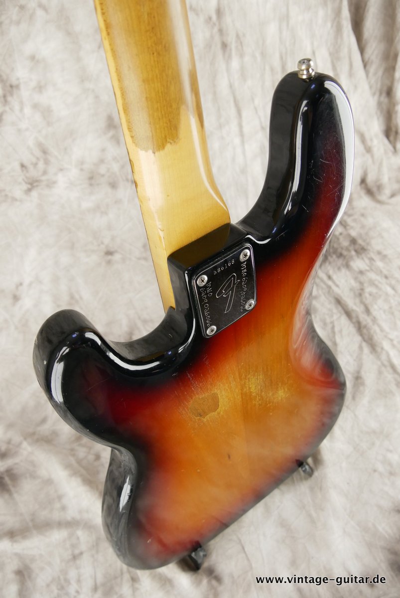 Fender_Precision_Bass_sunburst_1973-007.JPG