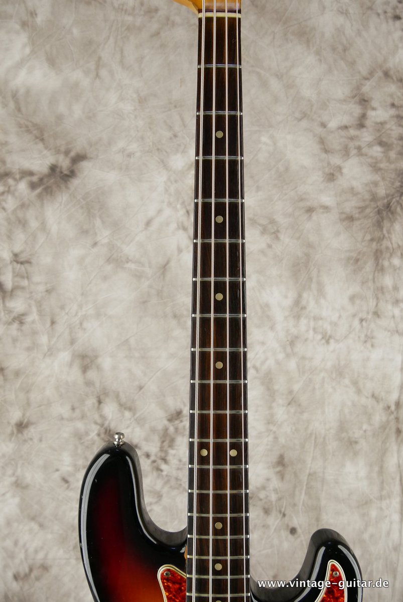 Fender_Precision_Bass_sunburst_1973-011.JPG