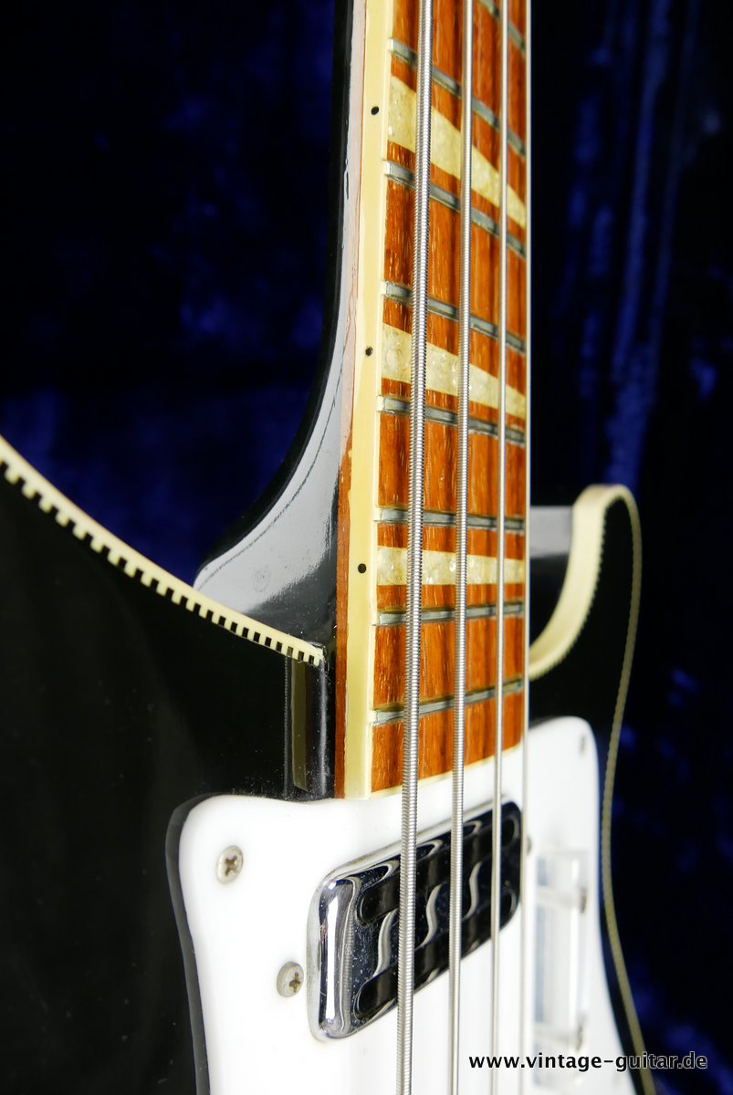 Rickenbacker-4001-stereo-checkerboard-binding-1972-015.JPG