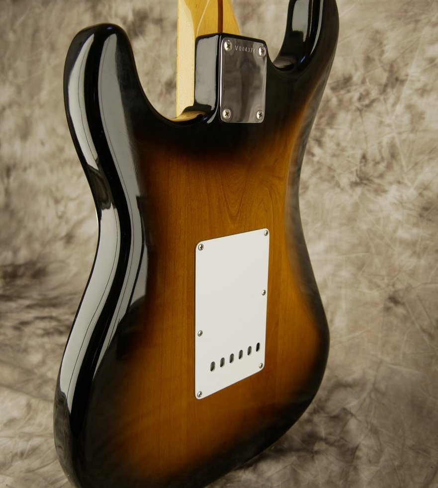 Fender-Stratocaster-1982-57-Reissue-AVRI-Fullerton-007.JPG