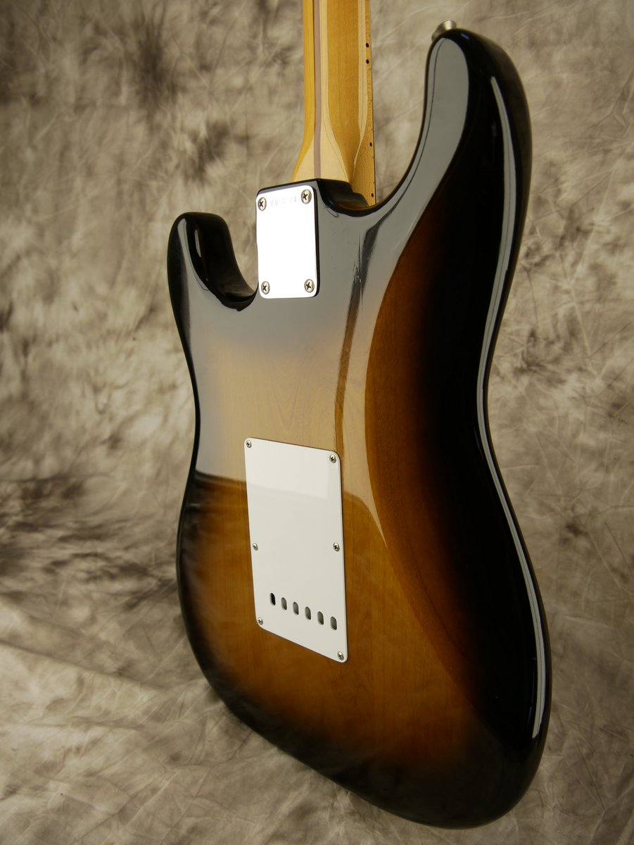 Fender-Stratocaster-1982-57-Reissue-AVRI-Fullerton-008.JPG