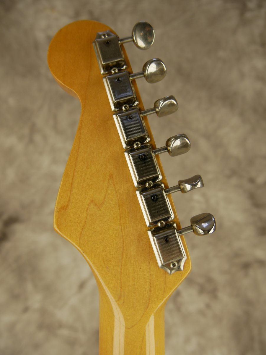Fender-Stratocaster-1982-57-Reissue-AVRI-Fullerton-010.JPG