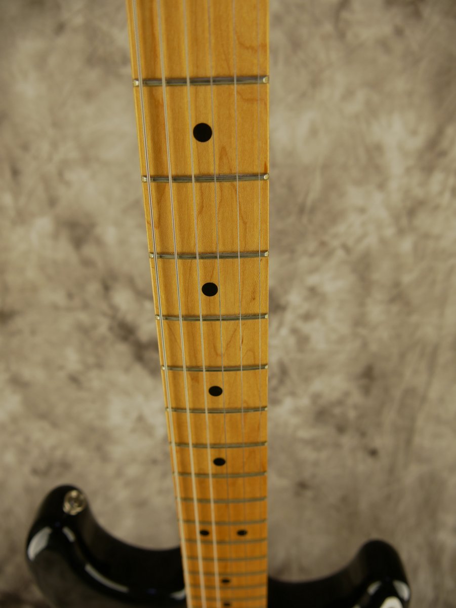 Fender-Stratocaster-1982-57-Reissue-AVRI-Fullerton-012.JPG