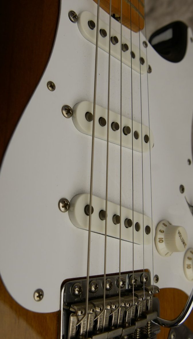 Fender-Stratocaster-1982-57-Reissue-AVRI-Fullerton-014.JPG