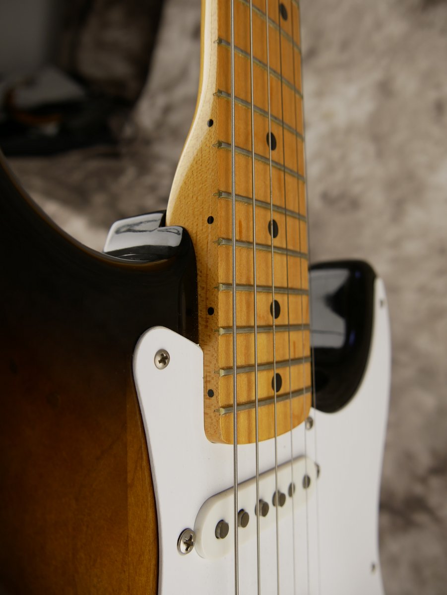 Fender-Stratocaster-1982-57-Reissue-AVRI-Fullerton-015.JPG
