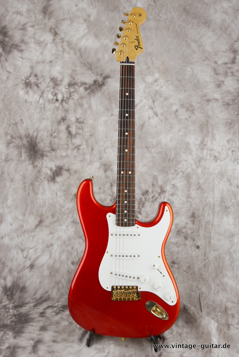 Fender_Stratocaster_Sparkling_Strawberry_Red_Japan_Mexico-2014-001.JPG