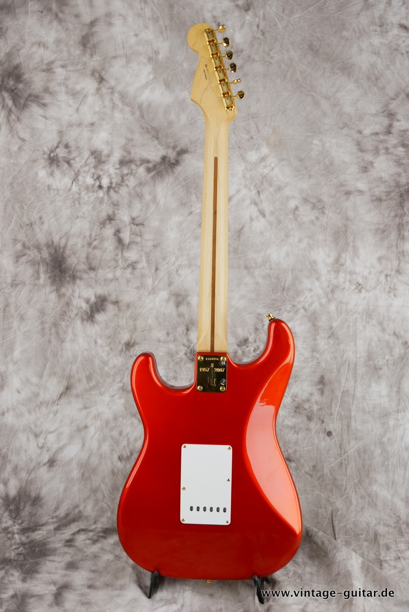 Fender_Stratocaster_Sparkling_Strawberry_Red_Japan_Mexico-2014-002.JPG