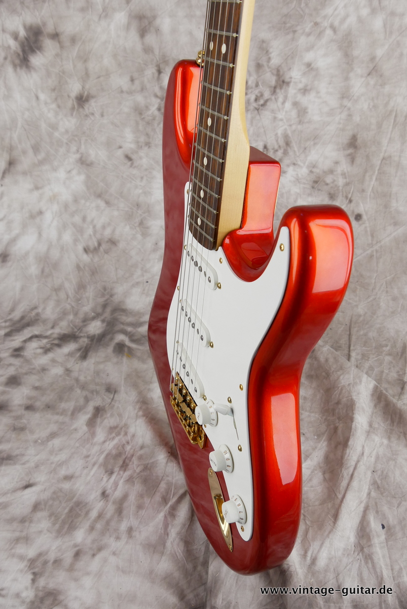 Fender_Stratocaster_Sparkling_Strawberry_Red_Japan_Mexico-2014-006.JPG