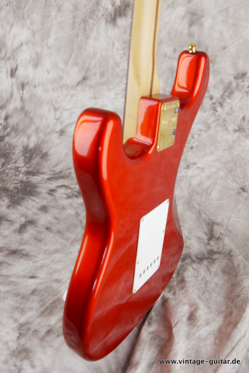 Fender_Stratocaster_Sparkling_Strawberry_Red_Japan_Mexico-2014-007.JPG