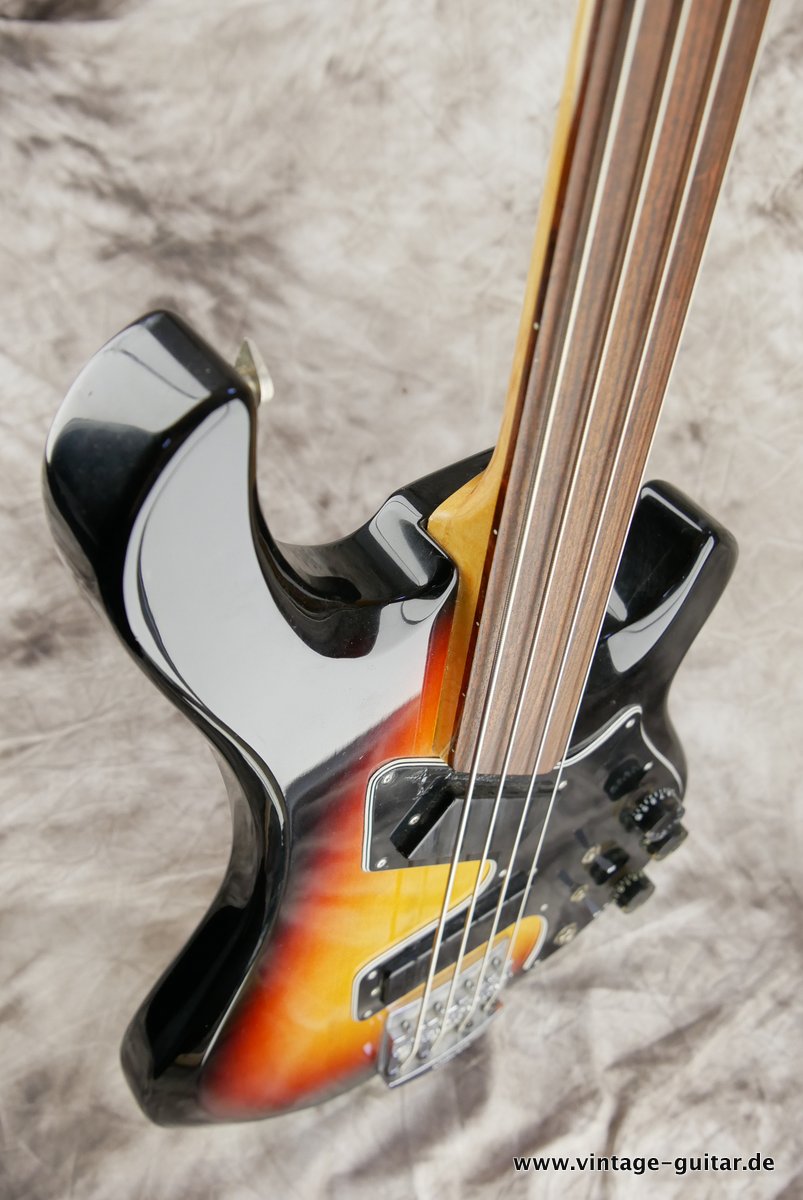 img/vintage/3592/Gibson_Victory_Artist_sunburst_1981-005.JPG