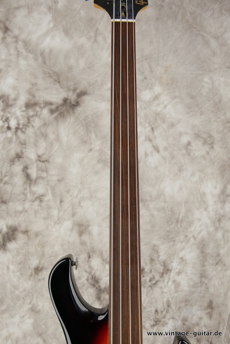 img/vintage/3592/Gibson_Victory_Artist_sunburst_1981-011.JPG