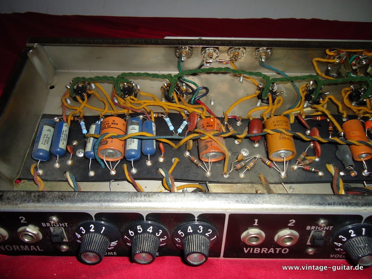 Fender_Vibrolux_Reverb_blackface_1965-016.JPG