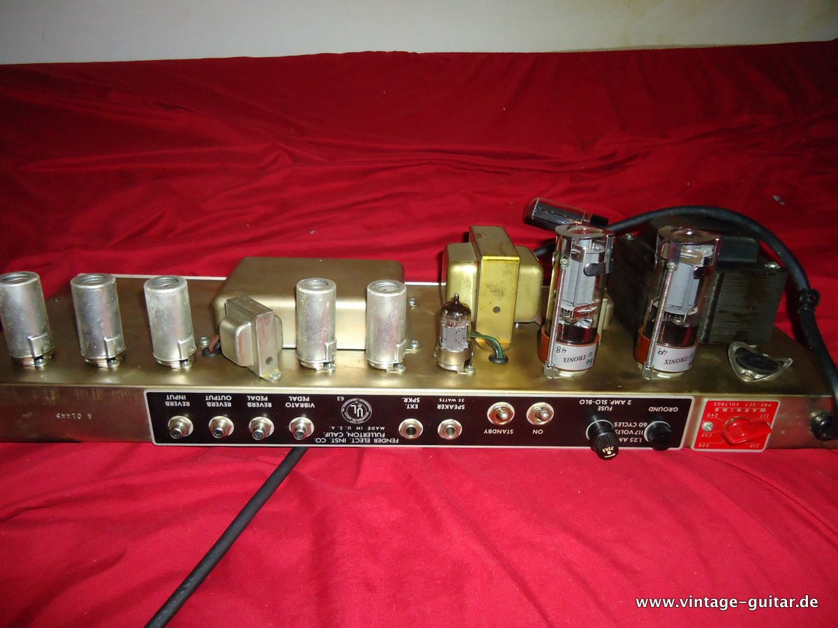 Fender_Vibrolux_Reverb_blackface_1965-019.JPG