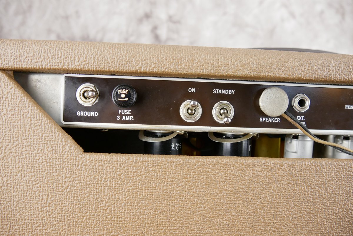 Fender-Super-Amp-1961-Brownface-006.JPG