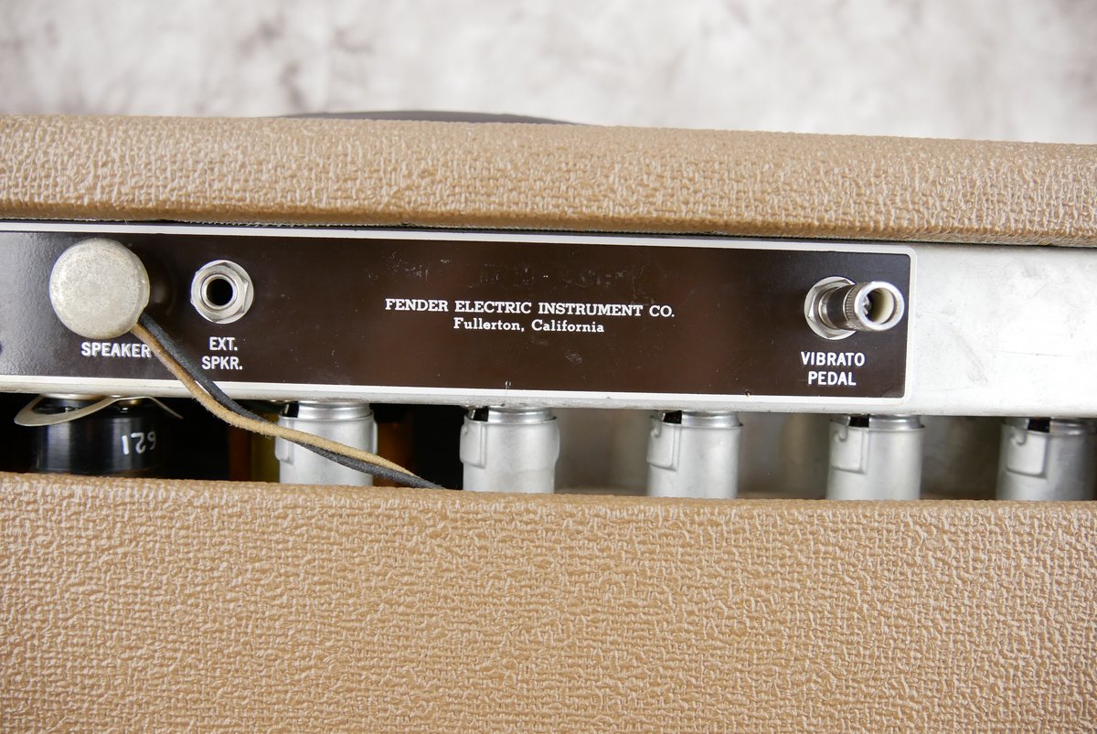 Fender-Super-Amp-1961-Brownface-007.JPG