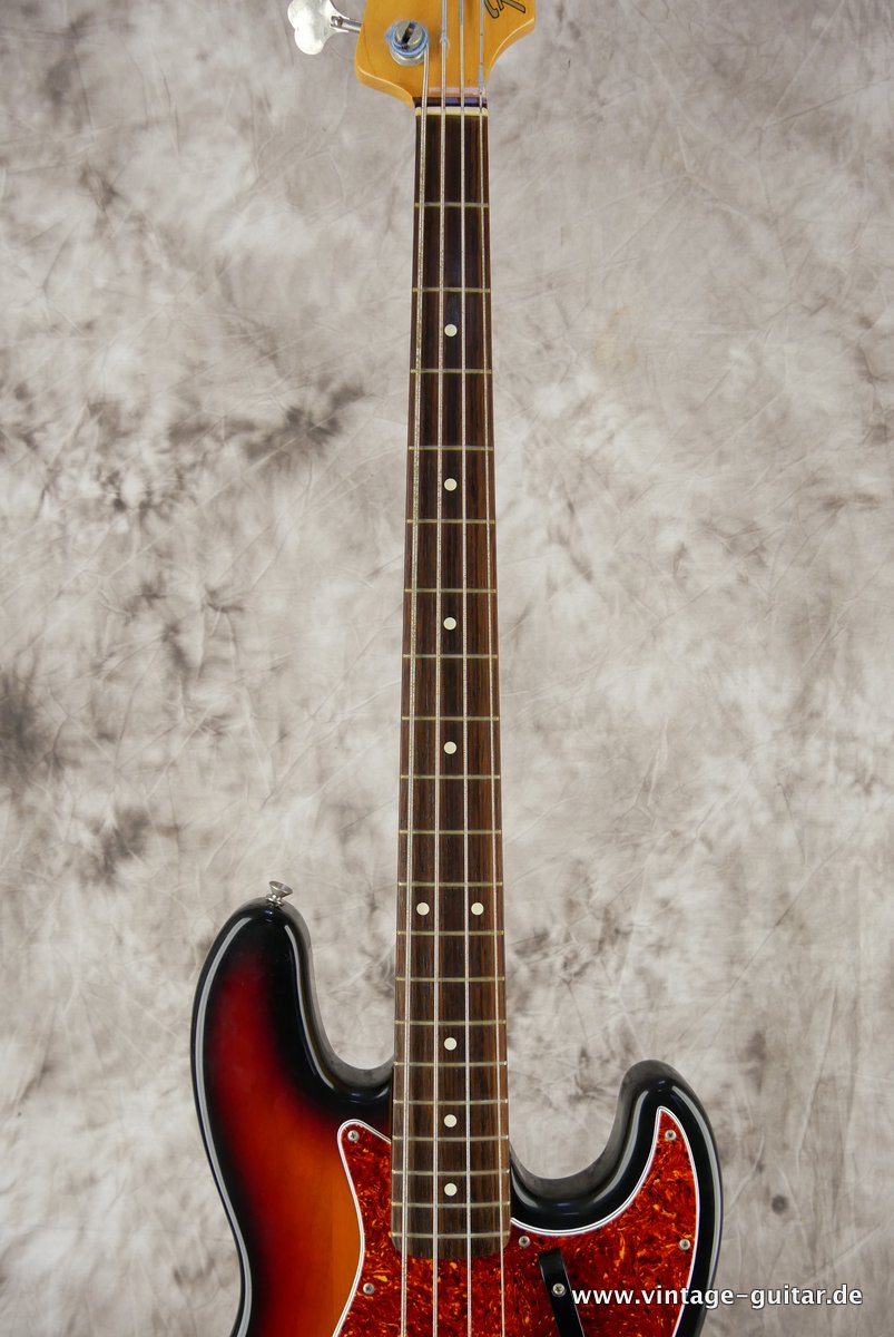img/vintage/3611/Fender_Jazz_Bass_62_RI_sunburat_1992-011.JPG