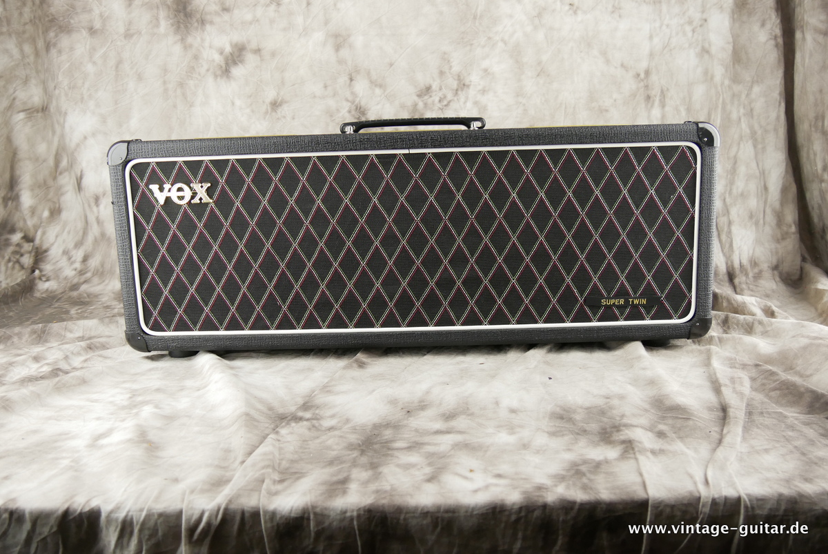 Vox_AC_30_Super_Twin_Top_1964-001.JPG