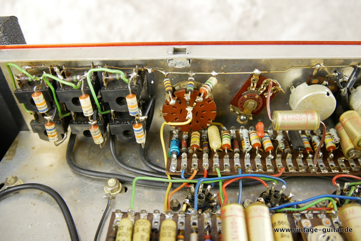 Vox_AC_30_Super_Twin_Top_1964-013.JPG