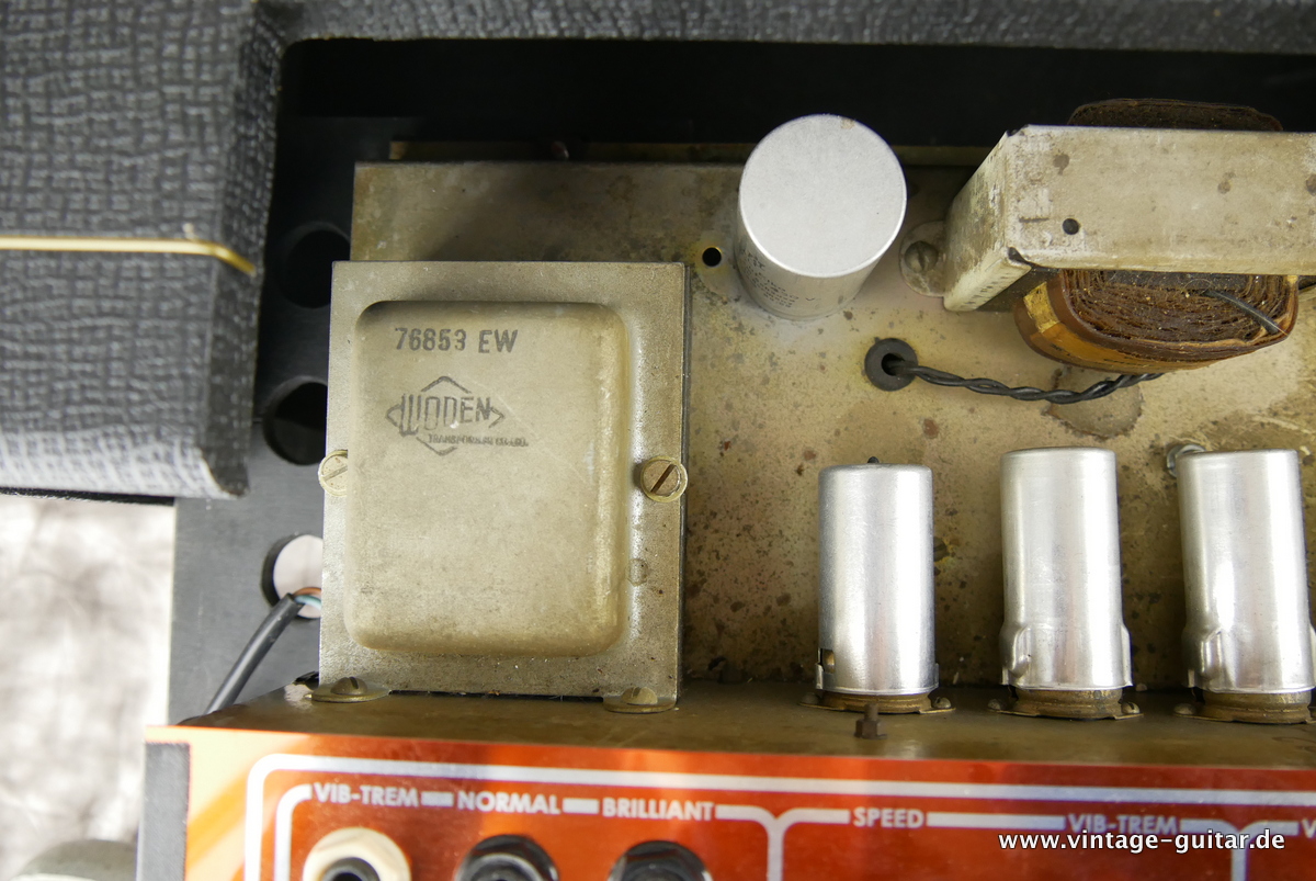 Vox_AC_30_Super_Twin_Top_1964-014.JPG