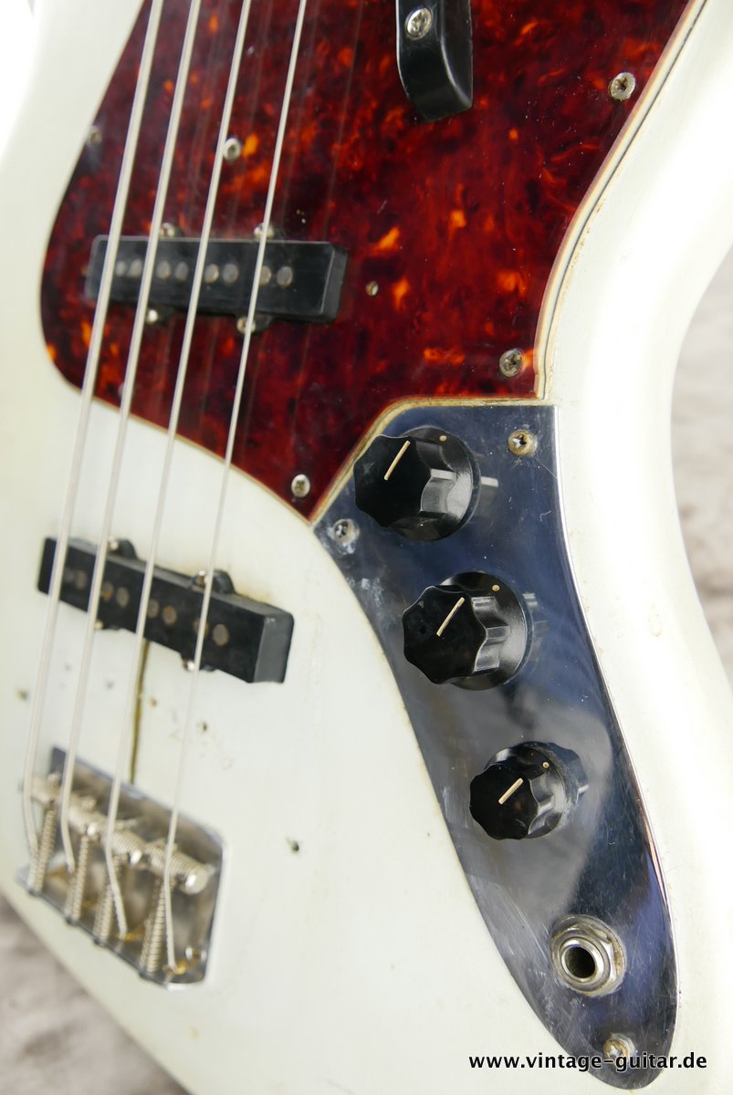 Fender-Jazz-Bass-1963-white-refinished-013.JPG