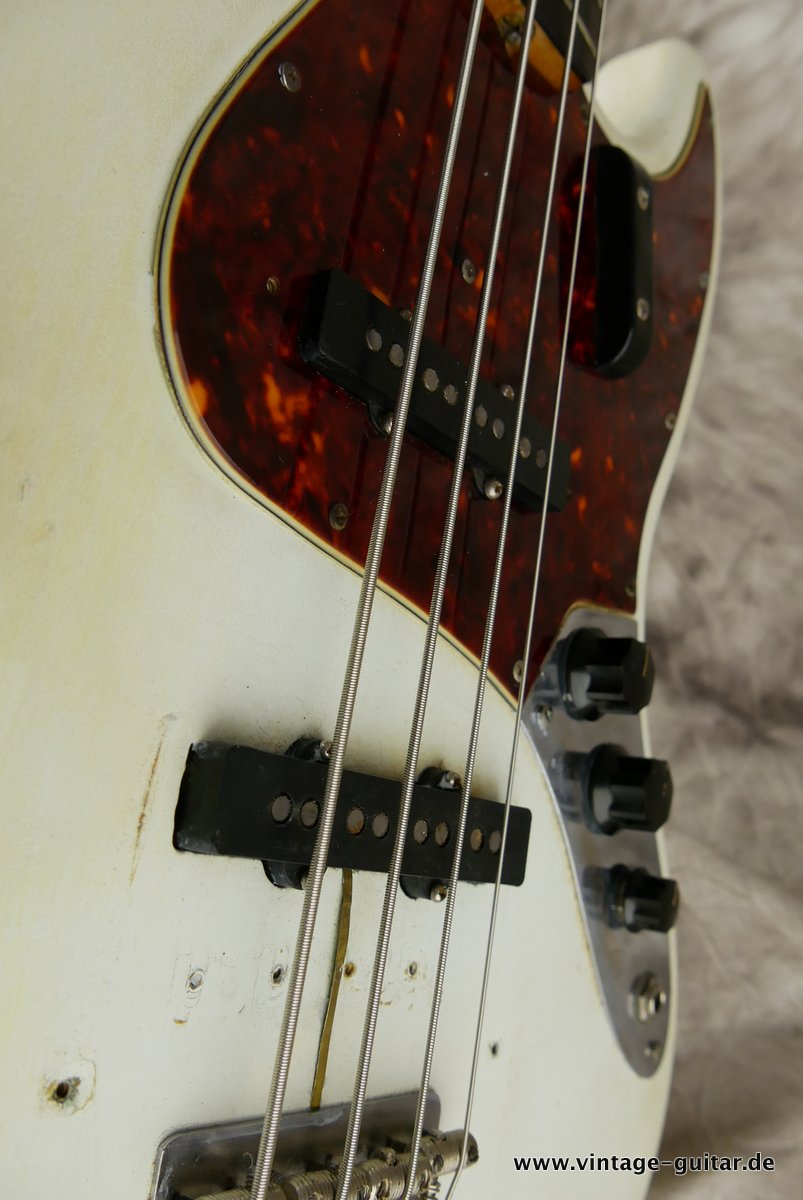 Fender-Jazz-Bass-1963-white-refinished-014.JPG