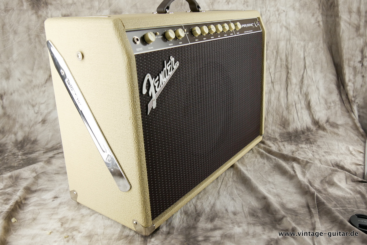 Fender_Super-Sonic_60W_blonde_2007-003.JPG