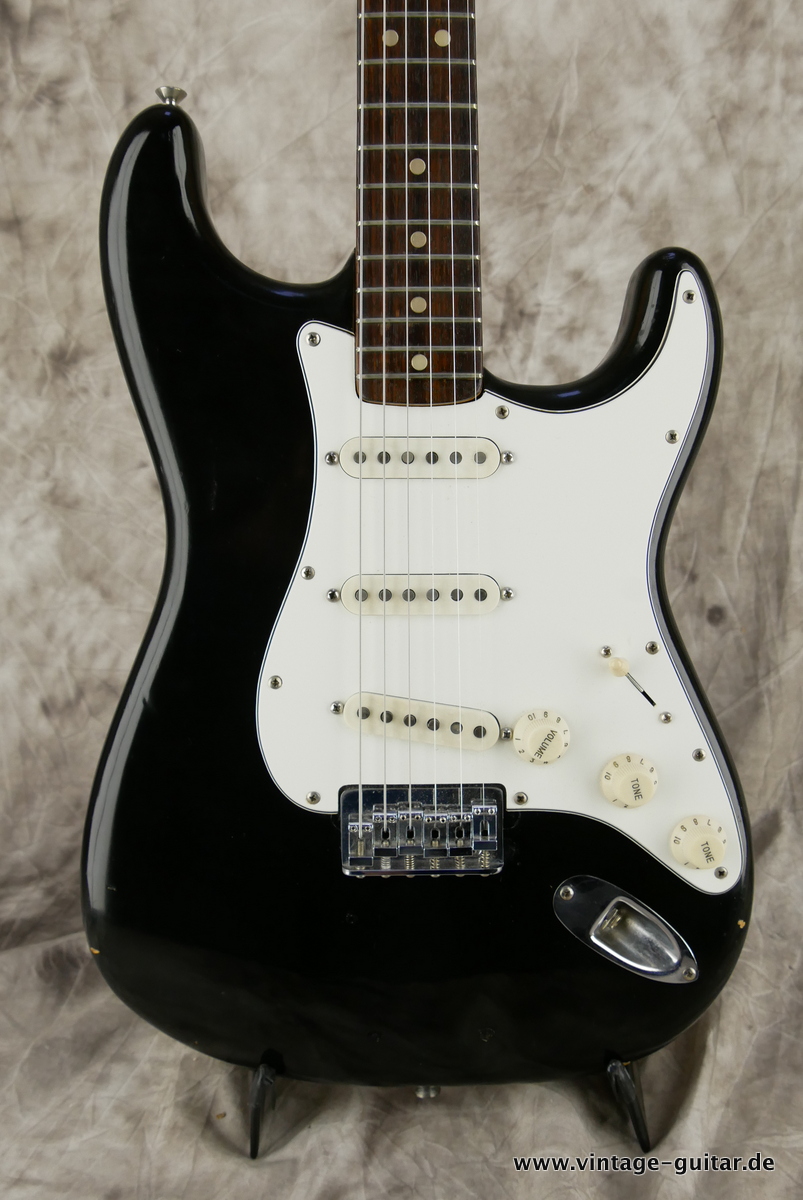 Fender_Stratocaster_Hardtail_black_1975-003.JPG