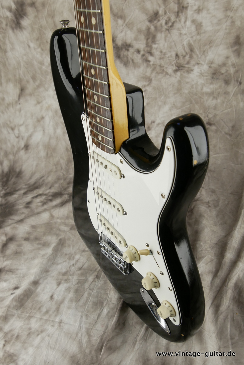 Fender_Stratocaster_Hardtail_black_1975-006.JPG