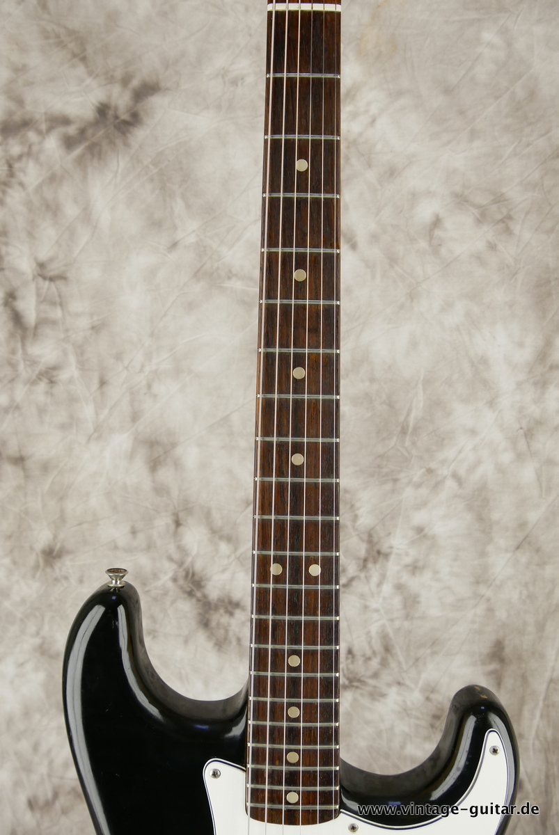 Fender_Stratocaster_Hardtail_black_1975-011.JPG
