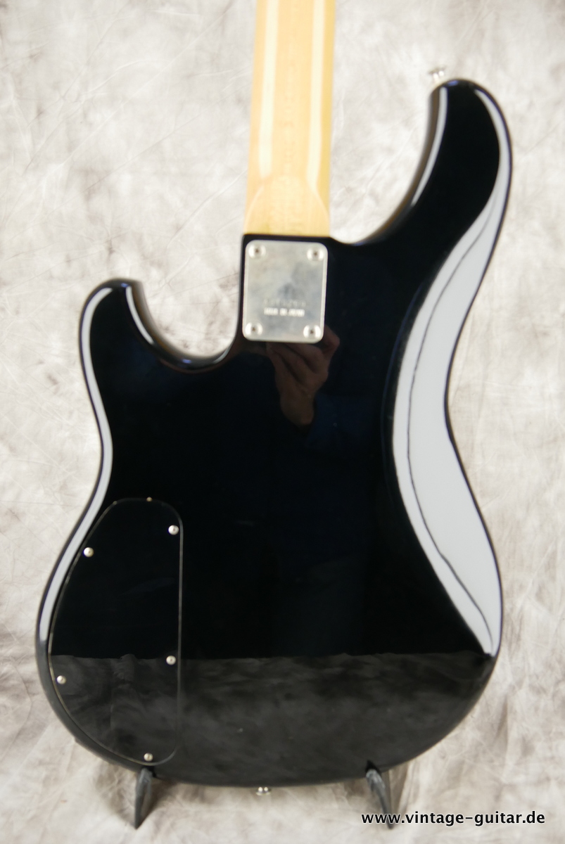 img/vintage/3636/Ibanez_Roadster_840_fretless_black_1981-004.JPG