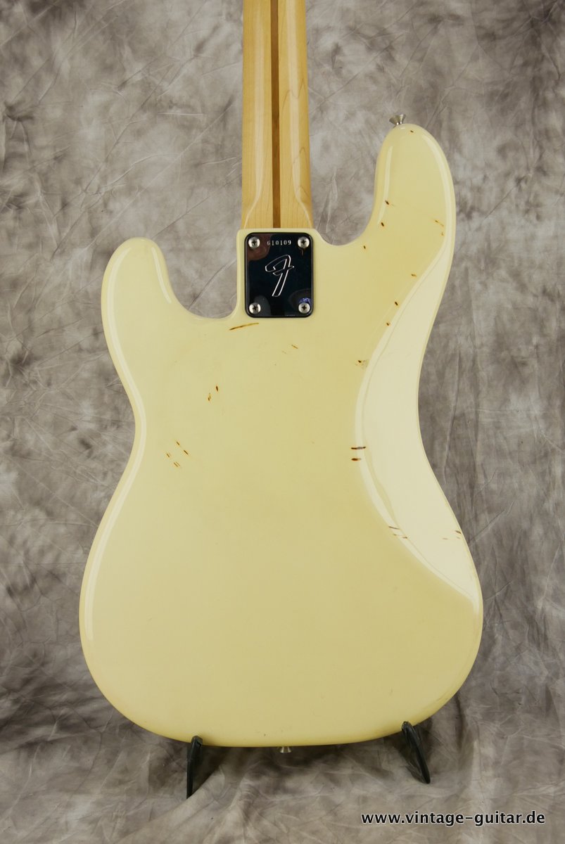 Fender-Precision-1974-olympic-white-004.JPG