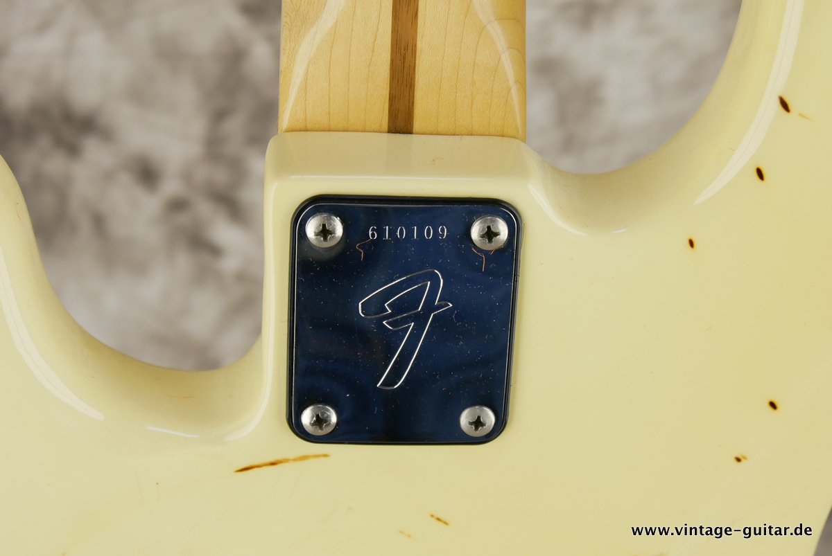 Fender-Precision-1974-olympic-white-016.JPG