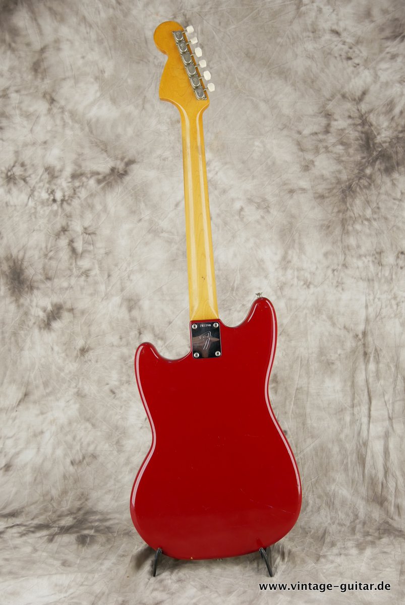 Fender_Musicmaster_II_dakota_red_1967-002.JPG
