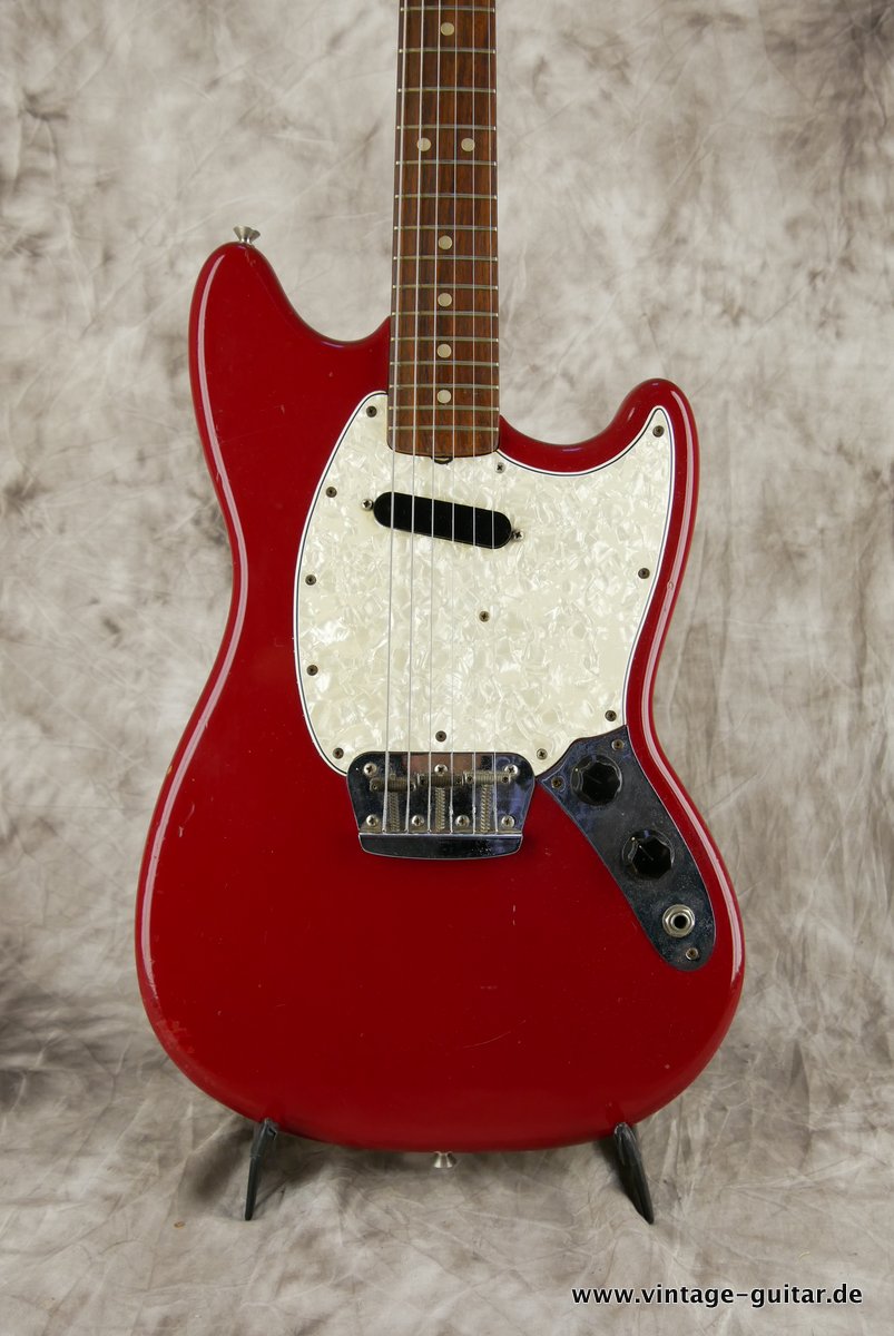 Fender_Musicmaster_II_dakota_red_1967-003.JPG