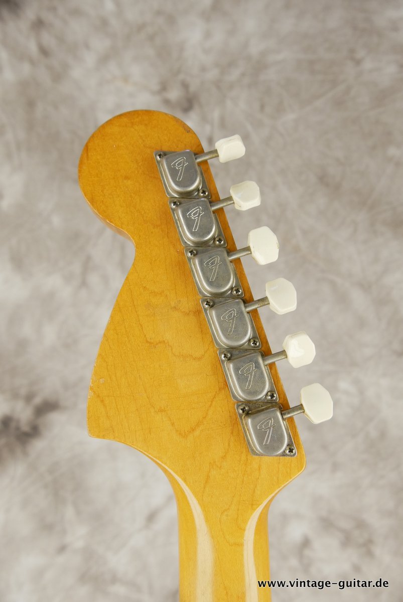 img/vintage/3643/Fender_Musicmaster_II_dakota_red_1967-006.JPG