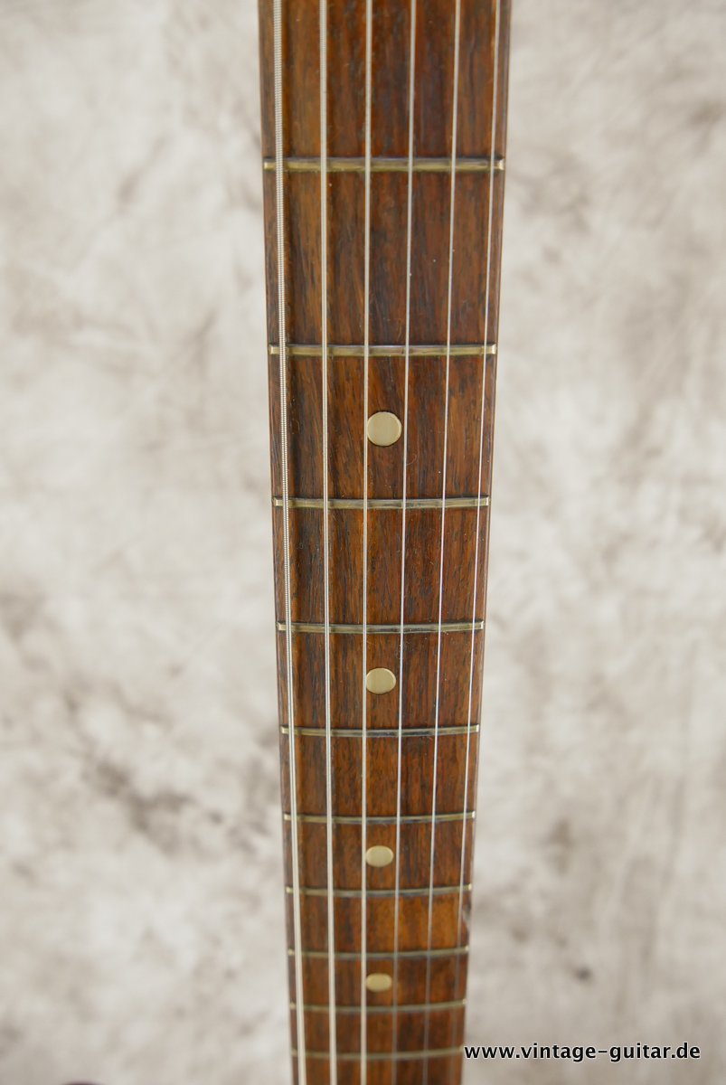 img/vintage/3643/Fender_Musicmaster_II_dakota_red_1967-007.JPG