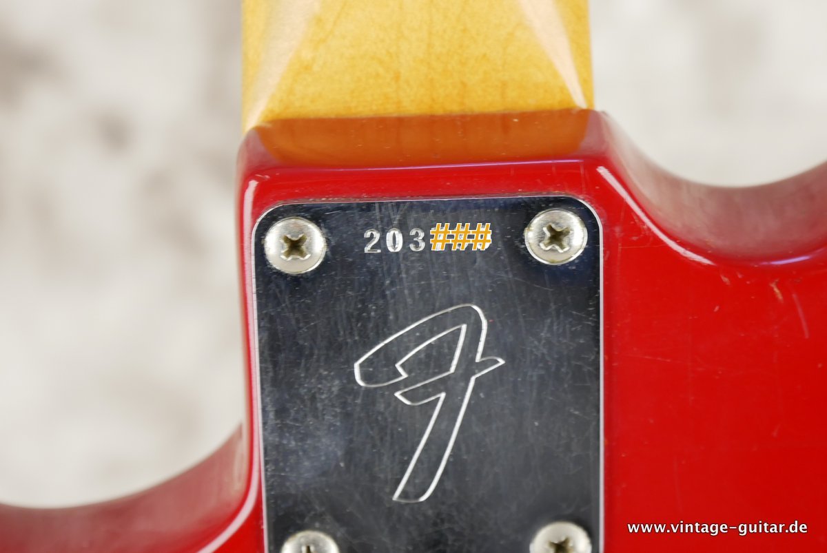 Fender_Musicmaster_II_dakota_red_1967-010.JPG