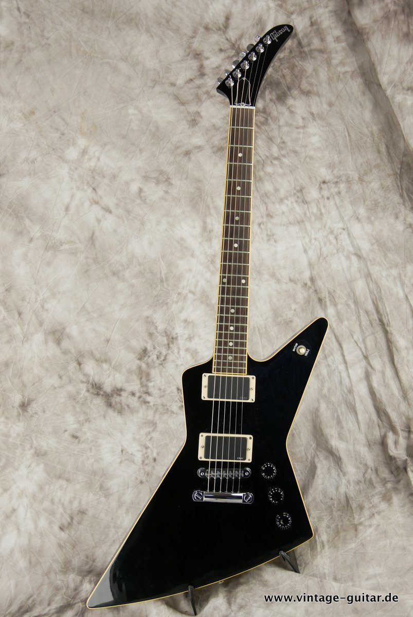 Gibson_Explorer_EMG_aktiv_black_2006-001.JPG