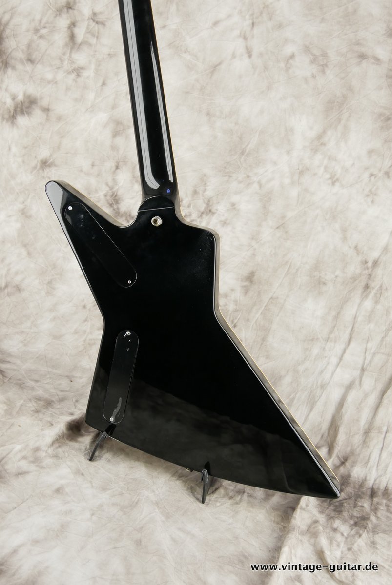 Gibson_Explorer_EMG_aktiv_black_2006-004.JPG